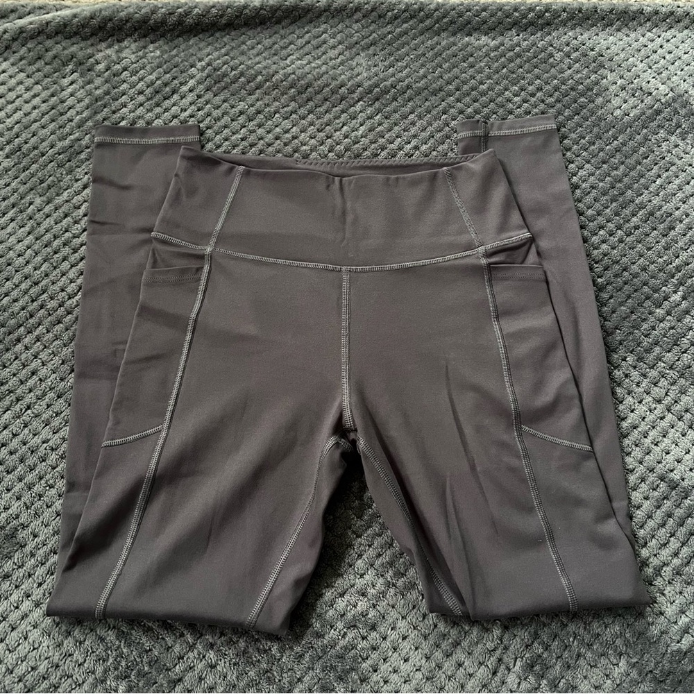 Victoria’s Secret leggings with pockets size 8